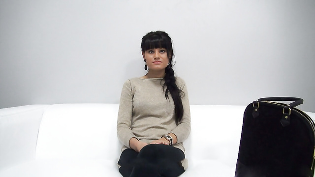 Горячая девушка впервые оказалась на кастинге в Чехии