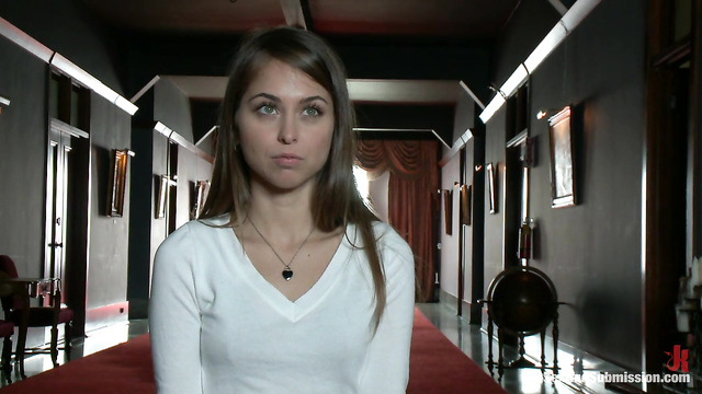 Очаровательная девушка пришла на порно кастинг